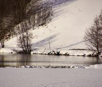 Passeggiata invernale intorno al lago di San Valentino innevato