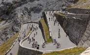 Strada dello Stelvio, nel giorno della bicicletta 