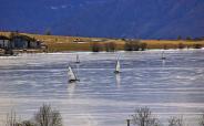 Eissegeln auf dem Haidersee im Vinschgau